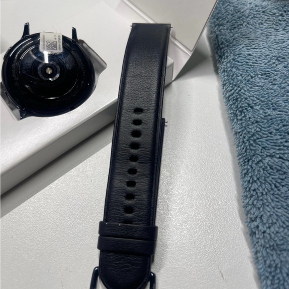 Samsung Galaxy Active 2 Watch Black Band size Large - Picture 2 of 4